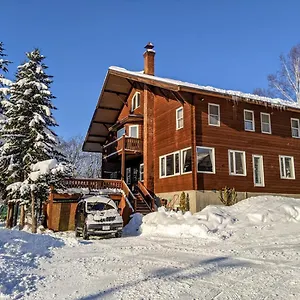 - Higashiyama Lodge Niseko